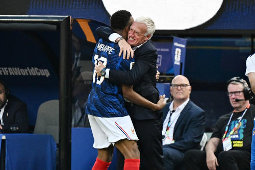El estratega y el goleador contin&uacute;an rompiendo r&eacute;cords en este Mundial. (Foto: AFP) 