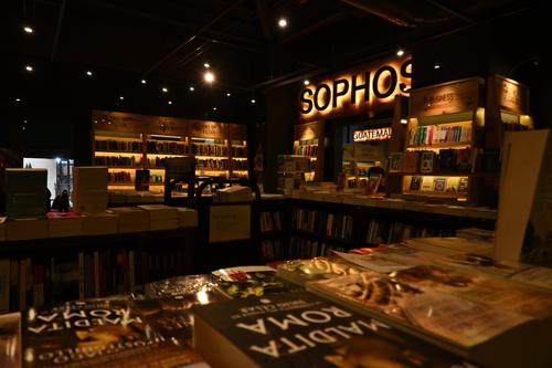 Philippe Hunziker, SOPHOS, librería, Guatemala, Influencias, Soy502, Guatemala 5