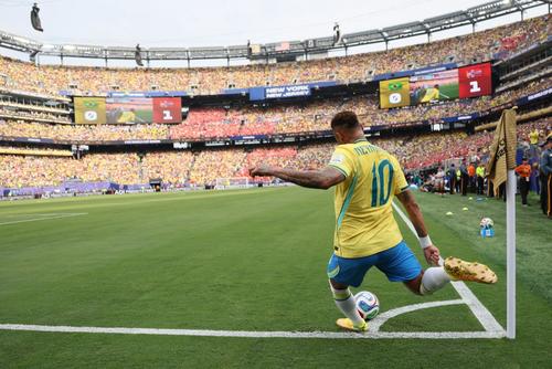 Neymar sum&oacute; 2 remates entre los tres palos con una efectividad del 33%. Tres de los tiros fueron dentro del &aacute;rea. (Foto: AFP)