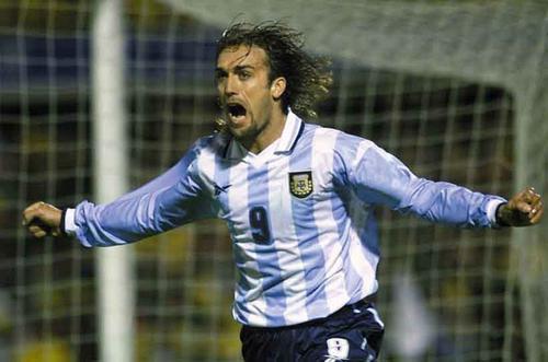En Estados Unidos 1994, Batistuta se convirti&oacute; en el primer argentino en anotar un hat-trick en su debut mundialista. (Foto: Andina / Editorial Per&uacute;)