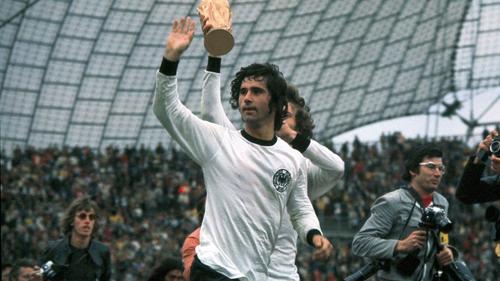 Durante la fase de grupos de M&eacute;xico 1970, M&uuml;ller marc&oacute; un triplete contra Bulgaria. Uno de esos tantos se convirti&oacute; en el gol n&uacute;mero 800 en la historia de las Copas del Mundo. (Foto: ESPN)