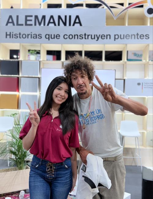 peluquero FILGUA Danny Beuerbach camila corte cabello lectura noticias soy502.jpg