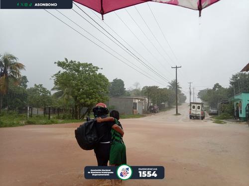 (Foto v&iacute;a: Bomberos Municipales Departamentales)