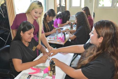 La academia de cosmetolog&iacute;a y belleza Paullethe's ha graduado a diversas generaciones. (Foto: Rudy L&oacute;pez/Colaborador)