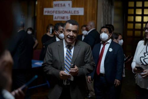 El exrector de la Usac, Estuardo G&aacute;lvez presidi&oacute; la Comisi&oacute;n de Postulaci&oacute;n para CGC en el 2010. (Foto: Archivo/Soy502)