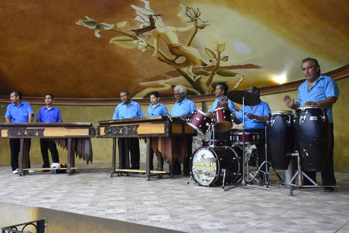 M&uacute;sicos fundadores de la Marimba La Voz de las Gardenias. (Foto: Rudy L&oacute;pez/Colaborador)