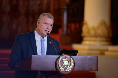 Subsidio a los combustibles, Bernardo Ar&eacute;valo, Jonathan Menkos, Precio del di&eacute;sel, Gasolina regular, Presupuesto nacional, Congreso de la Rep&uacute;blica, Ministerio de Energ&iacute;a y Minas, Soy502, Guatemala, Noticias, 04