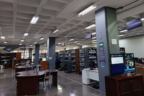 Las instalaciones del cuarto nivel de la Biblioteca Central de la Usac lucen vac&iacute;as. (Foto: Alexis Batres/Soy502)