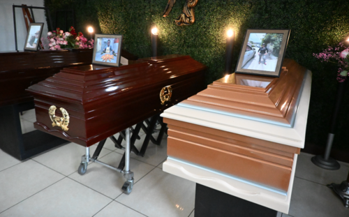 Los tres cuerpos son velados en una funeraria de la zona 12 y el sepelio se llevara a caba el martes en horas de la tarde. (Foto: Jos&eacute; Pos/Colaborador)