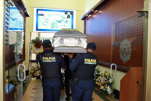 El polic&iacute;a fue despedido por su familia y compa&ntilde;eros. (Foto: PNC)