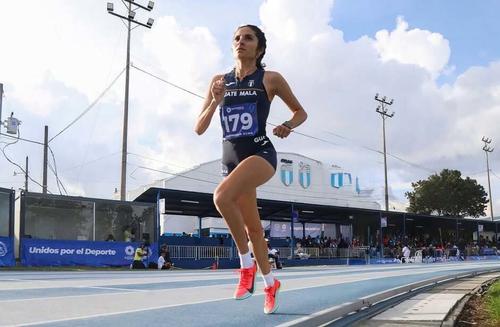 La atleta de alto rendimiento contin&uacute;a con los entrenamientos. (Foto: Viviana Aroche)