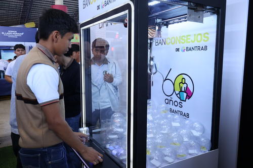 Segunda Feria de Educaci&oacute;n Financiera, DIACO, bancos, j&oacute;venes, tarjeta de cr&eacute;dito, ahorro, Guatemala, Soy502
