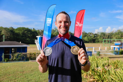 Jean Pierre Brol tambi&eacute;n gan&oacute; el oro junto a sus hermanos en la prueba por equipos esta ma&ntilde;ana. (Foto: COG)