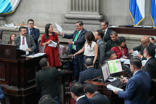 El Pleno del Congreso aprob&oacute; la reformas a la Ley del Impuesto &Uacute;nico Sobre Inmuebles (IUSI) tras horas de debate. (Foto: Wilder L&oacute;pez/Soy502) 