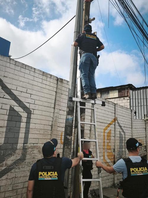 Las c&aacute;maras habr&iacute;an sido colocadas ilegalmente por organizaciones terroristas. (Foto: PNC)