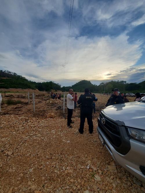 El crimen ocurri&oacute; en un lote propiedad de la v&iacute;ctima (Foto: Carlos Pelaez)