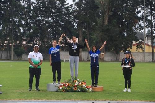 La oriunda de Popt&uacute;n se perfila como uno de los talentos emergentes del atletismo nacional. (Foto: Redes Sociales)