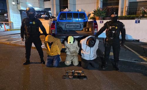 De los cuatro capturados, uno es menor de edad. (Foto: PNC)