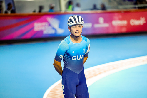Allan L&oacute;pez se llev&oacute; la medalla de plata en 10,000 m eliminaci&oacute;n del patinaje sobre ruedas, el mejor resultado de uno de los nuestros este viernes. (Foto: COG)