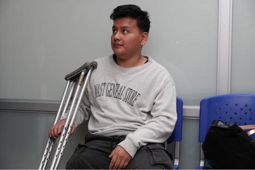 Larkin Morales, motorista embestido en la zona 9, asegura que el proceso de rehabilitaci&oacute;n ha sido tedioso. (Foto: Wilder L&oacute;pez/Soy502)