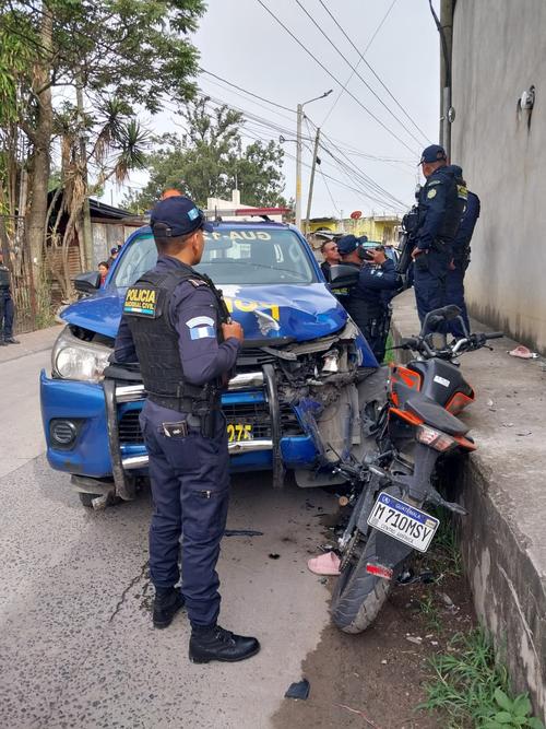 Agentes policiales detuvieron a los ladrones cuando intentaban huir. (Foto: PNC)