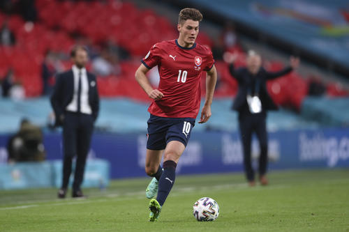 Patrik Schick, figura del Leverkusen, ser&aacute; la principal amenaza ofensiva de Rep&uacute;blica Checa. (Foto: redes sociales) 