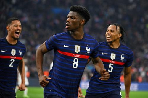 Con 26 a&ntilde;os, Aur&eacute;lien Tchouam&eacute;ni llega a United 2026 consolidado como una pieza inamovible en el esquema de Deschamps.