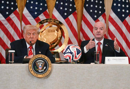 La estrecha relaci&oacute;n entre el presidente de la FIFA y el presidente de Estados Unidos es descrita frecuentemente como una alianza estrat&eacute;gica basada en el poder y los negocios.