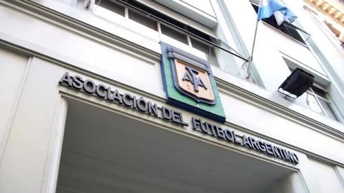 La Asociaci&oacute;n del F&uacute;tbol Argentino (AFA) tiene su sede administrativa central en el barrio de San Nicol&aacute;s, de la Ciudad Aut&oacute;noma de Buenos Aires.