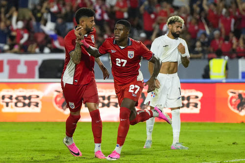 El centrocampista paname&ntilde;o Kadir Barria celebra el cuarto gol de su equipo durante el partido amistoso entre Panam&aacute; y Rep&uacute;blica Dominicana.