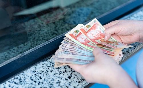 La ley aprobada aclara que el uso de efectivo no ser&aacute; considerado autom&aacute;ticamente como prueba de origen il&iacute;cito. (Foto ilustrativa: Shutterstock)