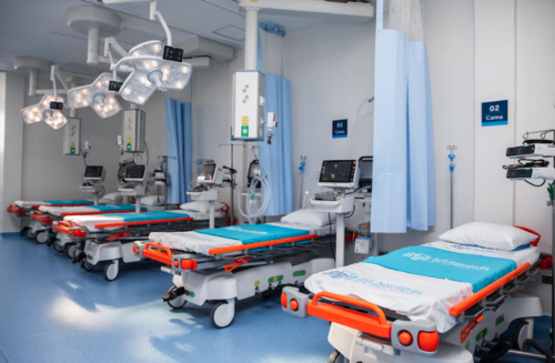 El hospital contar&aacute; con dos robots quir&uacute;rgicos. (Foto: Infobae)