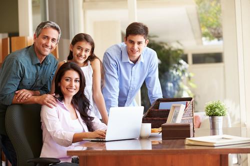 Como padre puedes ayudar a tus hijos a lidiar con las frustraciones. (Foto: Shutterstock)