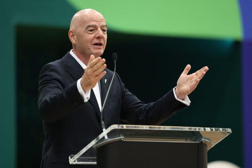 Al convertir las pausas en obligatorias, y autorizando a los difusores a interrumpir la emisi&oacute;n para incluir publicidad, FIFA alimenta las sospechas de querer generar m&aacute;s dinero.