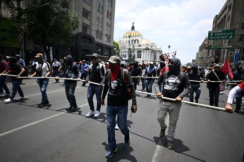 Analistas consultados por la AFP coinciden en que el gobierno no atendi&oacute; a tiempo las demandas de los maestros en M&eacute;xico.