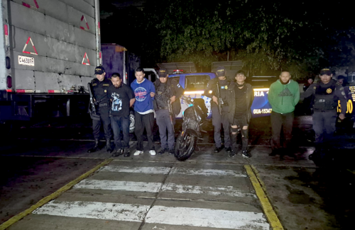 Fueron reconocidos por los afectados esto luego de amenazarlos de muerte y quitarles el veh&iacute;culo de carga que conduc&iacute;an. (Foto: PNC)