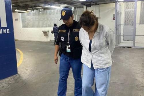 A su arribo a Guatemala, la vicec&oacute;nsul es capturada por la Polic&iacute;a Nacional Civil (PNC). (Foto: Archivo/Soy502)