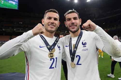 Lucas y Theo estuvieron juntos en el Mundial de 2022. (Foto: Redes sociales)