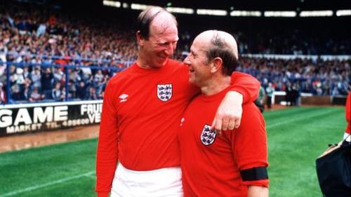 Jack y Bobby Charlton con la selecci&oacute;n inglesa de 1966. (Foto: Getty Images) 