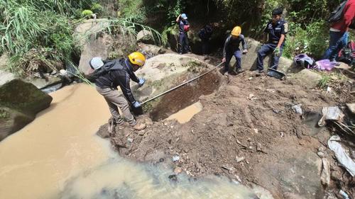 Descubren petrograbados mayas en el r&iacute;o Ixchop en Santa Cruz Quich&eacute;. (Foto: Bernardo Mont&uacute;far/colaborador)