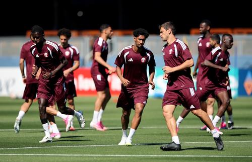 Catar entren&oacute; pensando en su debut ante Suiza. El juego podr&aacute; ser visto en Guatemala a trav&eacute;s de Tigo Sports, FOX y Canal 7. (Foto: AFP)