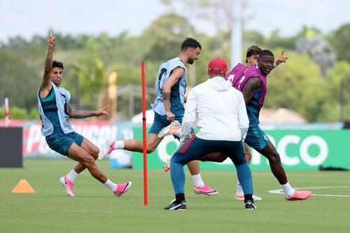 Con la selecci&oacute;n de Portugal, Fernandes acumula 28 goles en 85 partidos internacionales, previo al Mundial. (Foto: AFP)