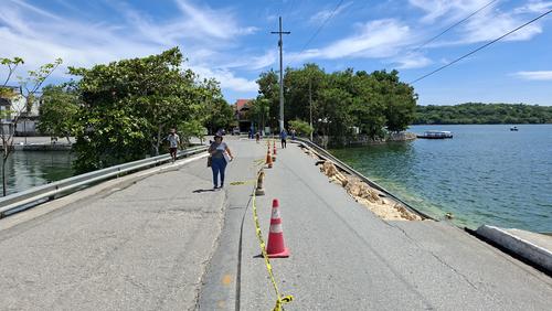 Una parte del puente colaps&oacute;, por lo que se ha prohibido el paso vehicular para los visitantes. (Foto: Carlos Pel&aacute;ez/Colaborador)