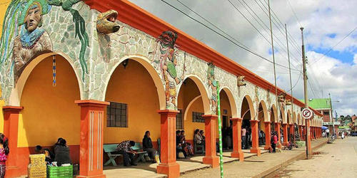 El edificio municipal se encuentra en el coraz&oacute;n del municipio. (Foto: Casa de Desarrollo Cultural de Chahal)