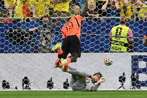 Cuatro de los 5 goles de Pa&iacute;ses Bajos a Suecia, fueron remates dentro del &aacute;rea peque&ntilde;a. (Foto: AFP) 