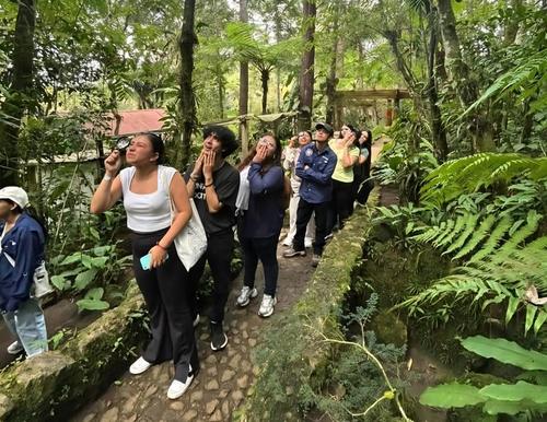 Visitantes recorren el parque natural Orquigonia. (Foto: Orquigonia)