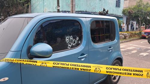 El veh&iacute;culo en el que se conduc&iacute;an las v&iacute;ctimas qued&oacute; en el lugar de los hechos. (Foto: Jos&eacute; Pos/Colaborador)