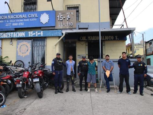 Cinco presuntos terroristas de la Mara Salvatrucha fueron detenidos. (Foto: PNC)