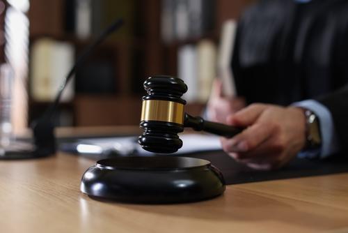Las autoridades proponen limitar las medidas sustitutivas para criminales reincidentes y endurecer los castigos por portaci&oacute;n de armas ilegales. (Foto ilustrativa: Shutterstock) 