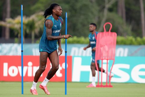 Portugal registr&oacute; 24 internadas por el carril izquierdo en el &uacute;ltimo tercio, durante el partido contra Uzbekist&aacute;n. (Foto: AFP) 